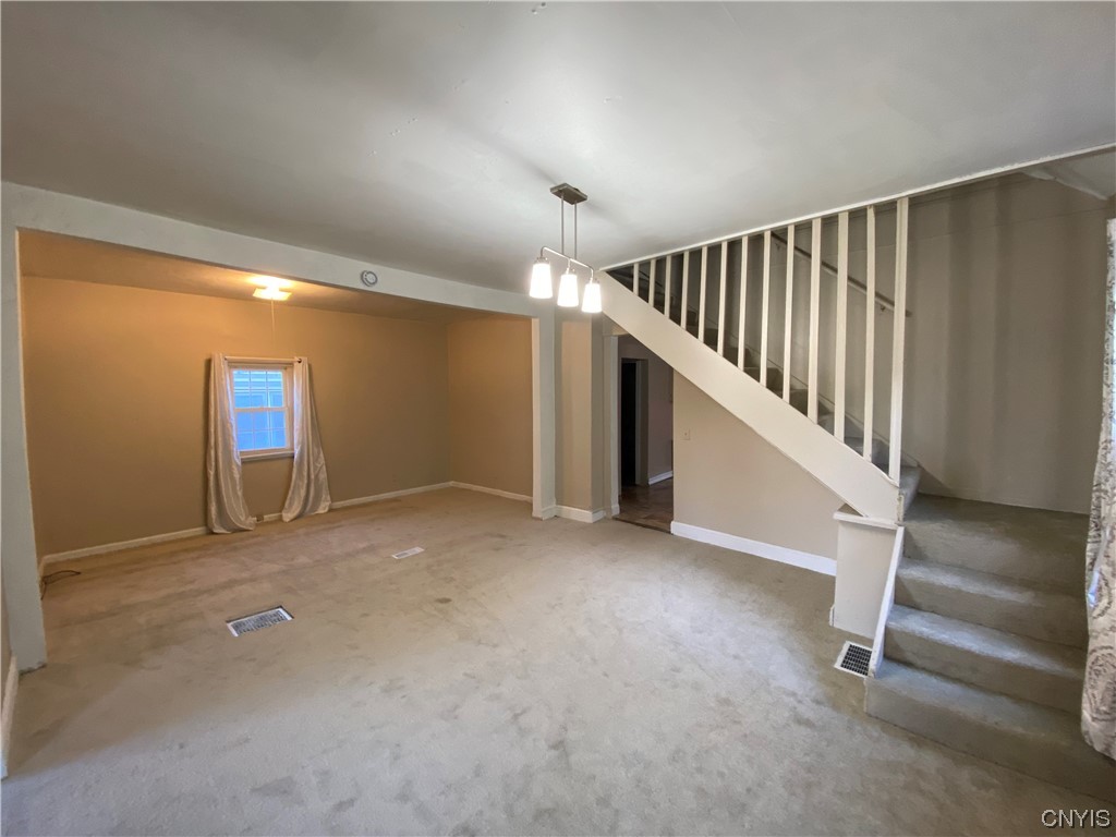 150 Mary Street Syracuse, NY 13208 - Photo 2 of 13