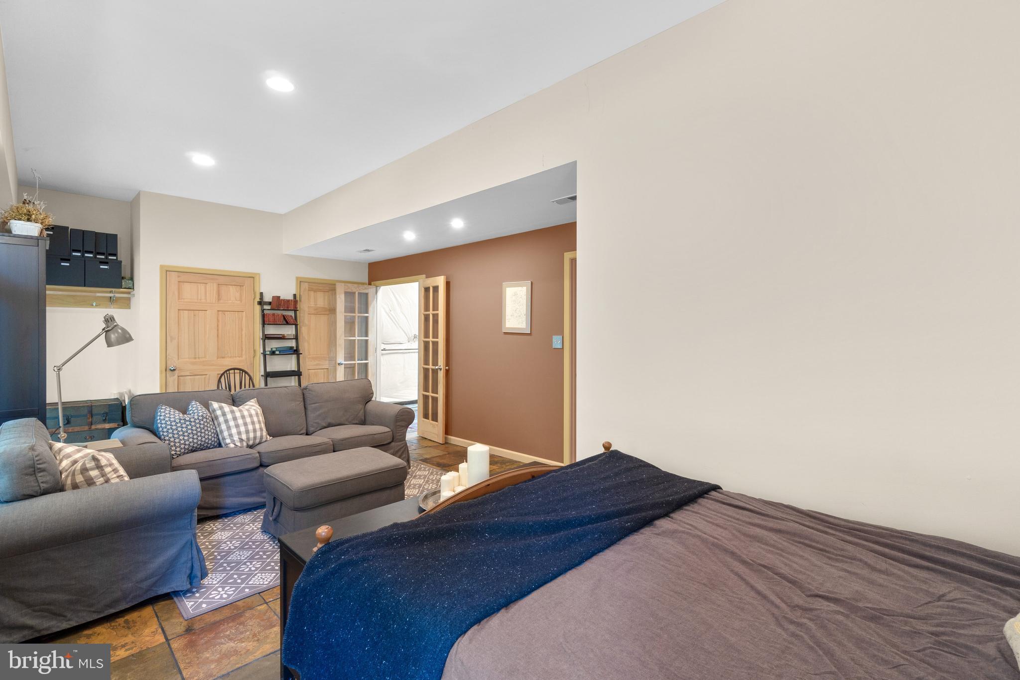 14835 Cemetery Road Cooksville, MD 21723 - Photo 24 of 41 Family Room