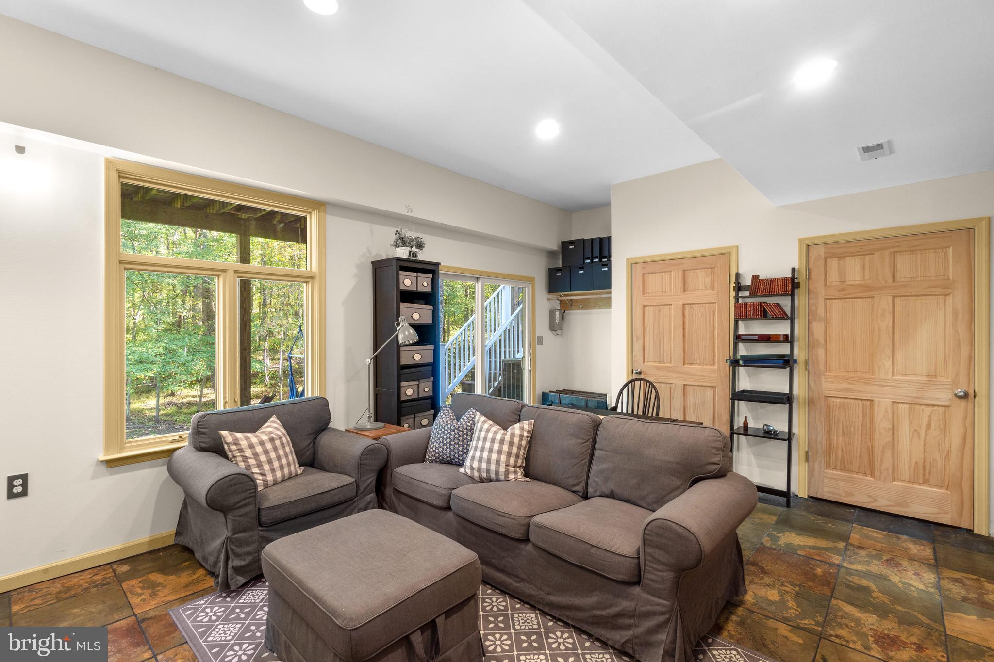 14835 Cemetery Road Cooksville, MD 21723 - Photo 25 of 41 Family Room