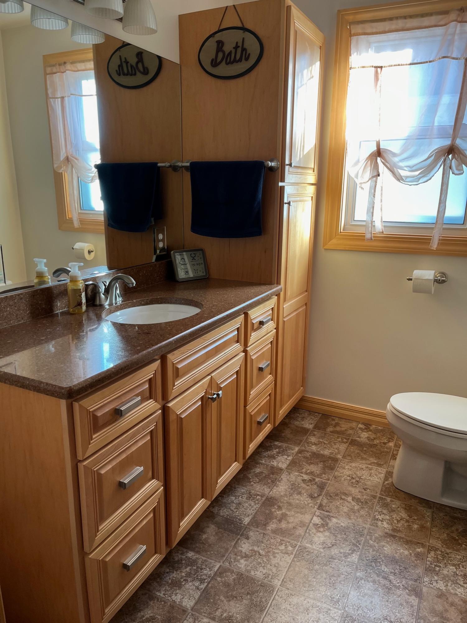 823 Thayer Street Rhinelander, WI 54501 - Photo 5 of 43 Gallery Image 5
