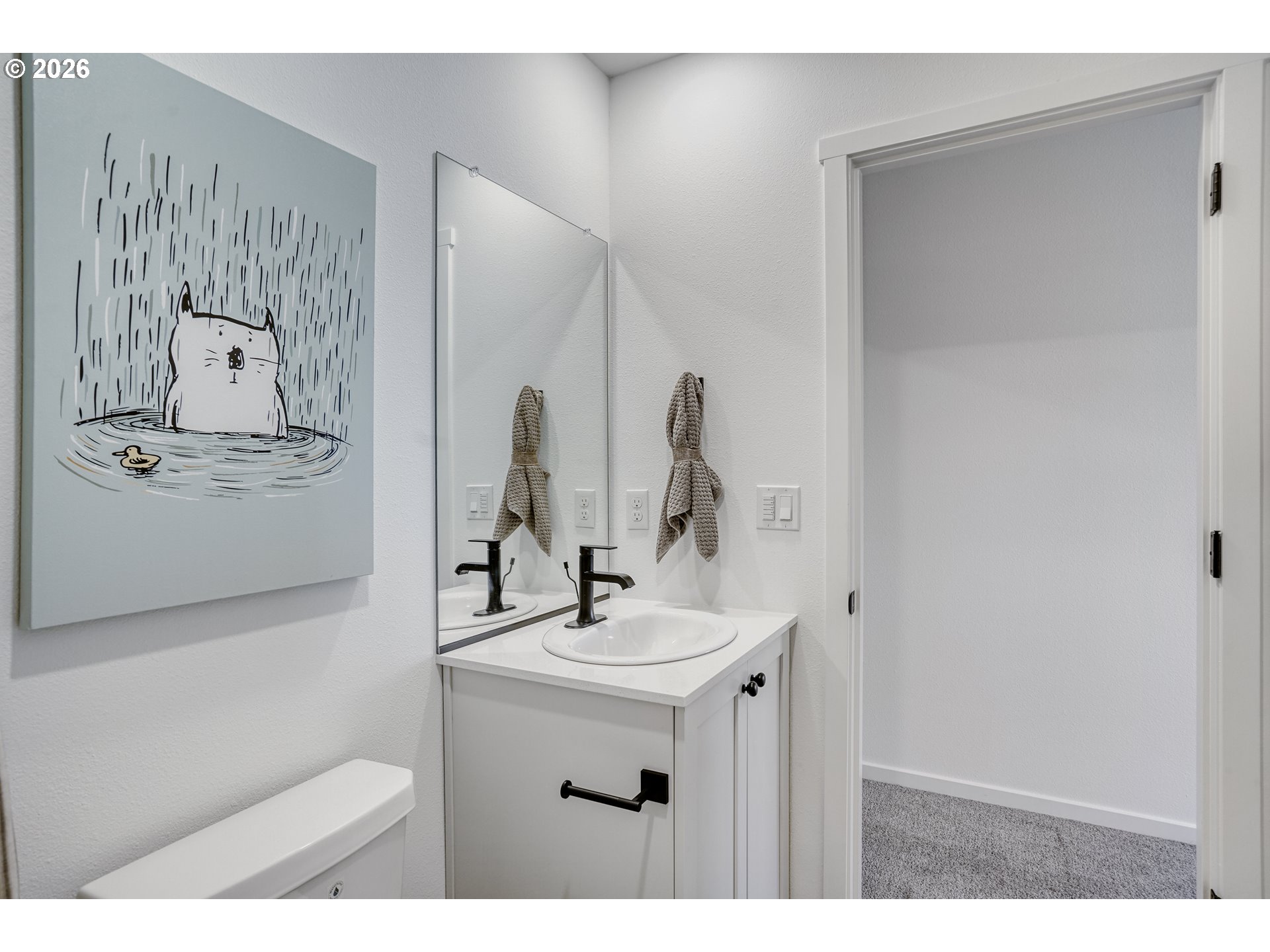 531 Spring Street Woodburn, OR 97071 - Photo 17 of 23 Attached Bathroom #2