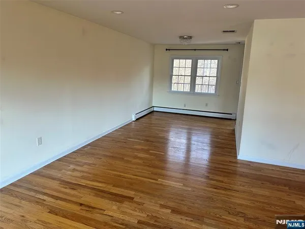 $5,999 | 718 Spring Avenue, Ridgewood, NJ 07450