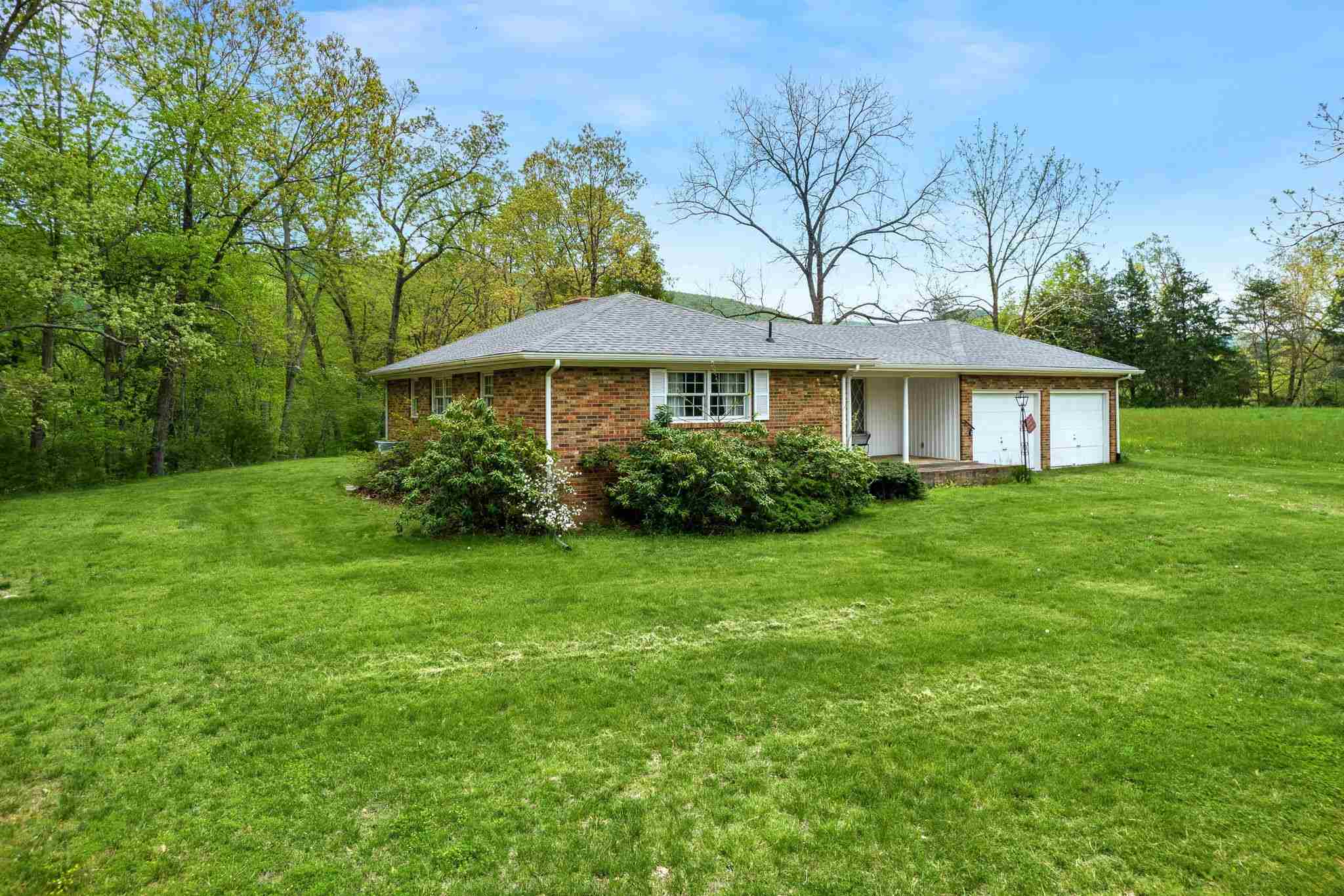 11590 Fort Valley Road Fort Valley, VA 22652 - Photo 4 of 40 a view of a house with a yard