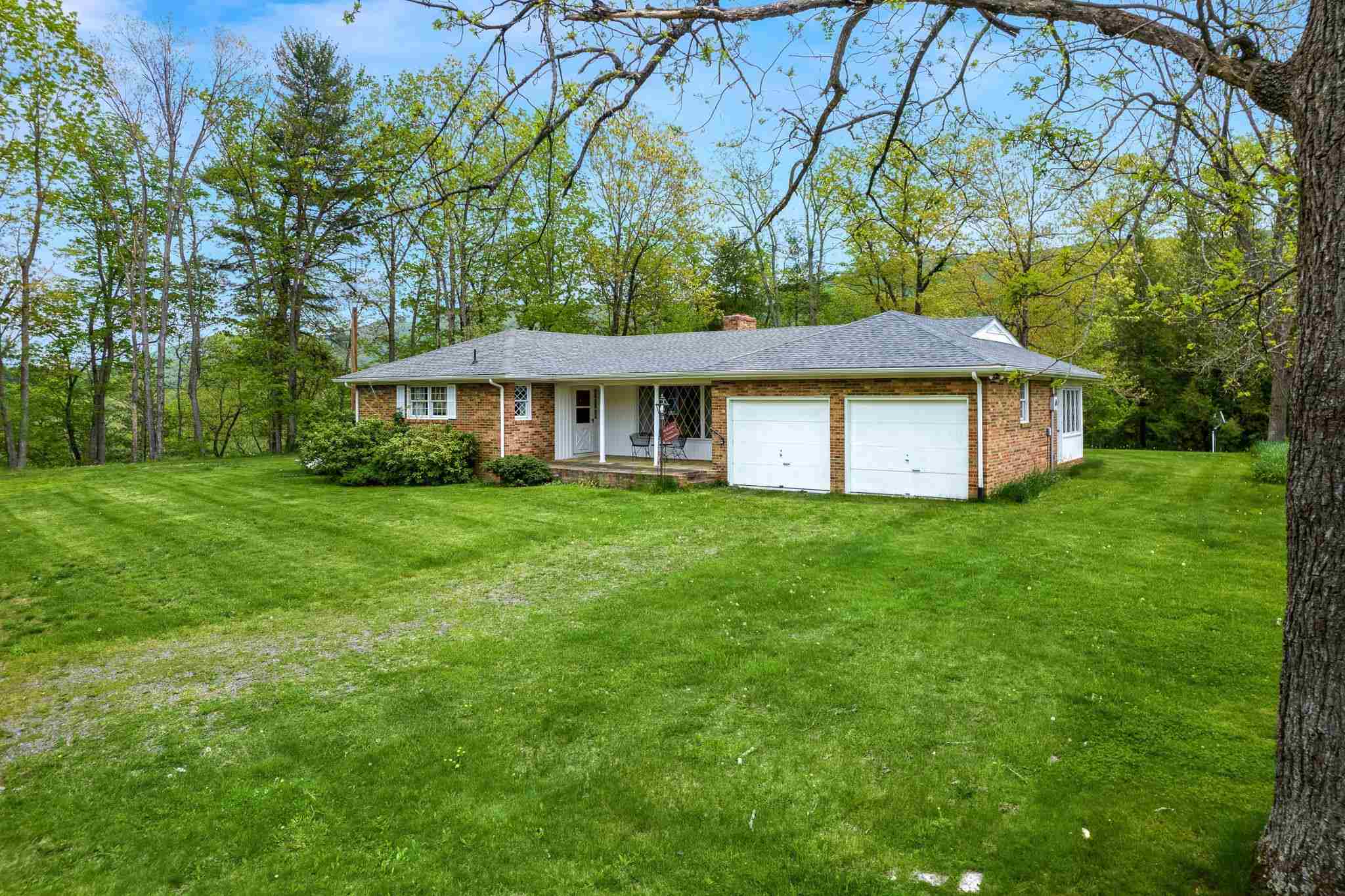 11590 Fort Valley Road Fort Valley, VA 22652 - Photo 10 of 40 a house view with a garden space