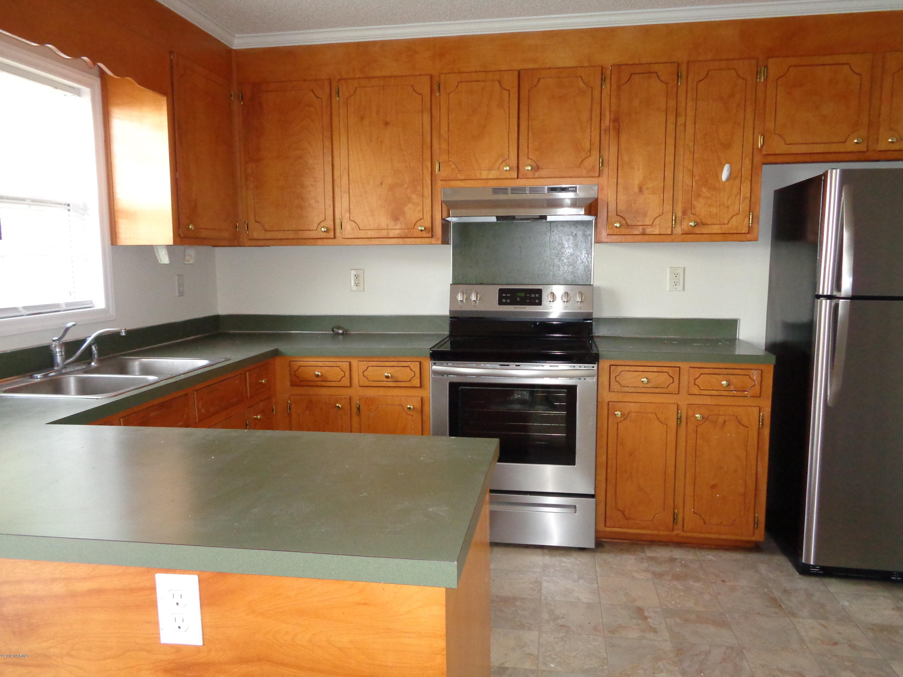 1015 Spring Forest Road, Unit F9 Greenville, NC 27834 - Photo 6 of 26 DSC00413