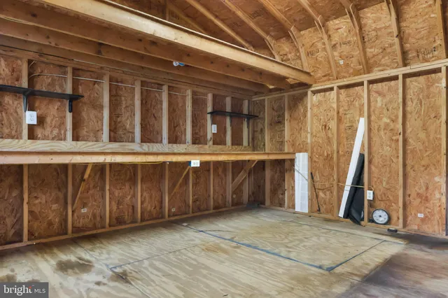 a view of front of house with a yard