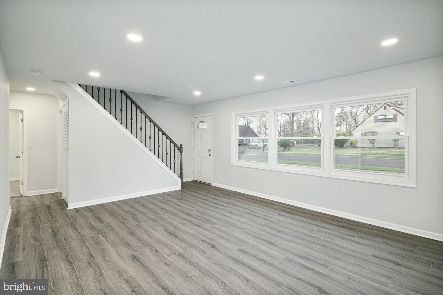 2 Long Loop Road Levittown, PA 19056 - Photo 4 of 29 Living Room