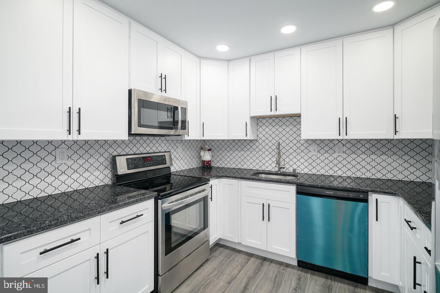 2 Long Loop Road Levittown, PA 19056 - Photo 5 of 29 Kitchen