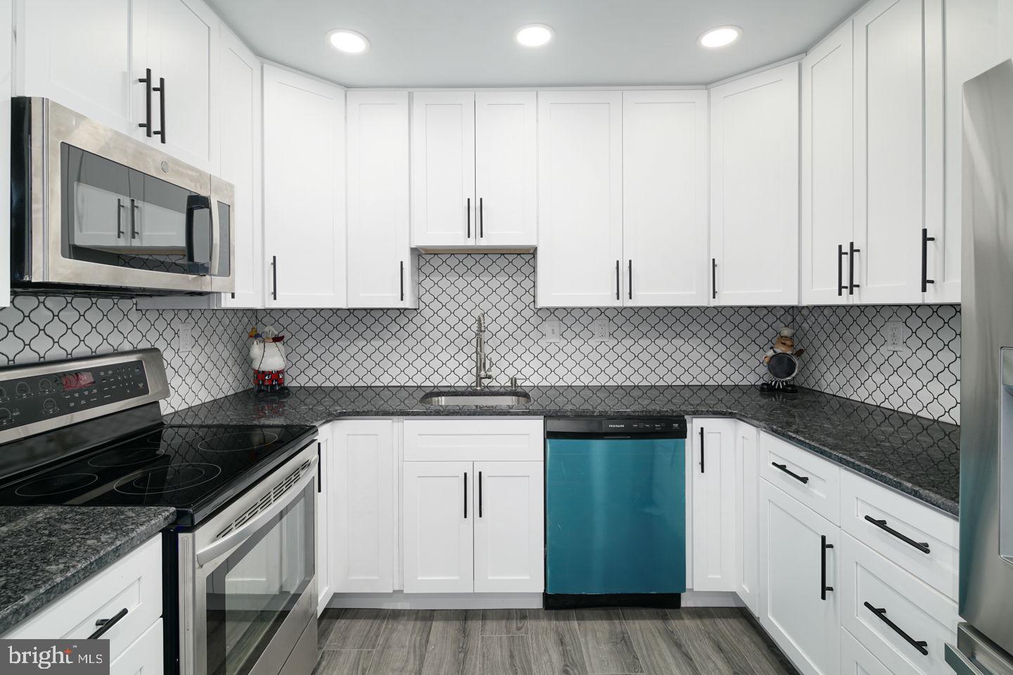 2 Long Loop Road Levittown, PA 19056 - Photo 6 of 29 Kitchen