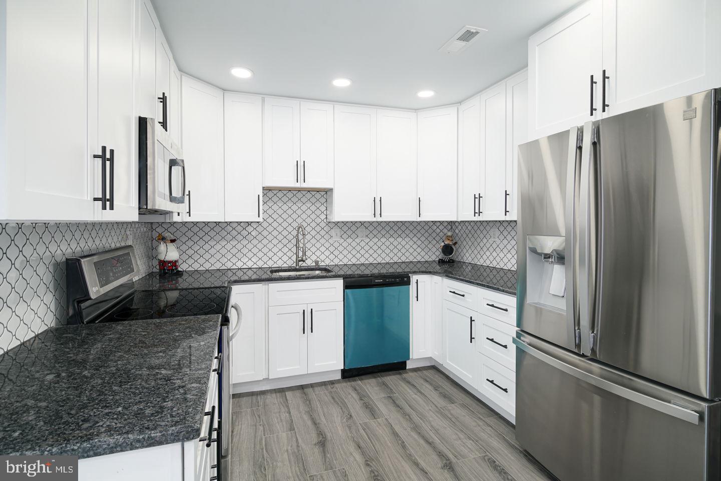 2 Long Loop Road Levittown, PA 19056 - Photo 7 of 29 Kitchen