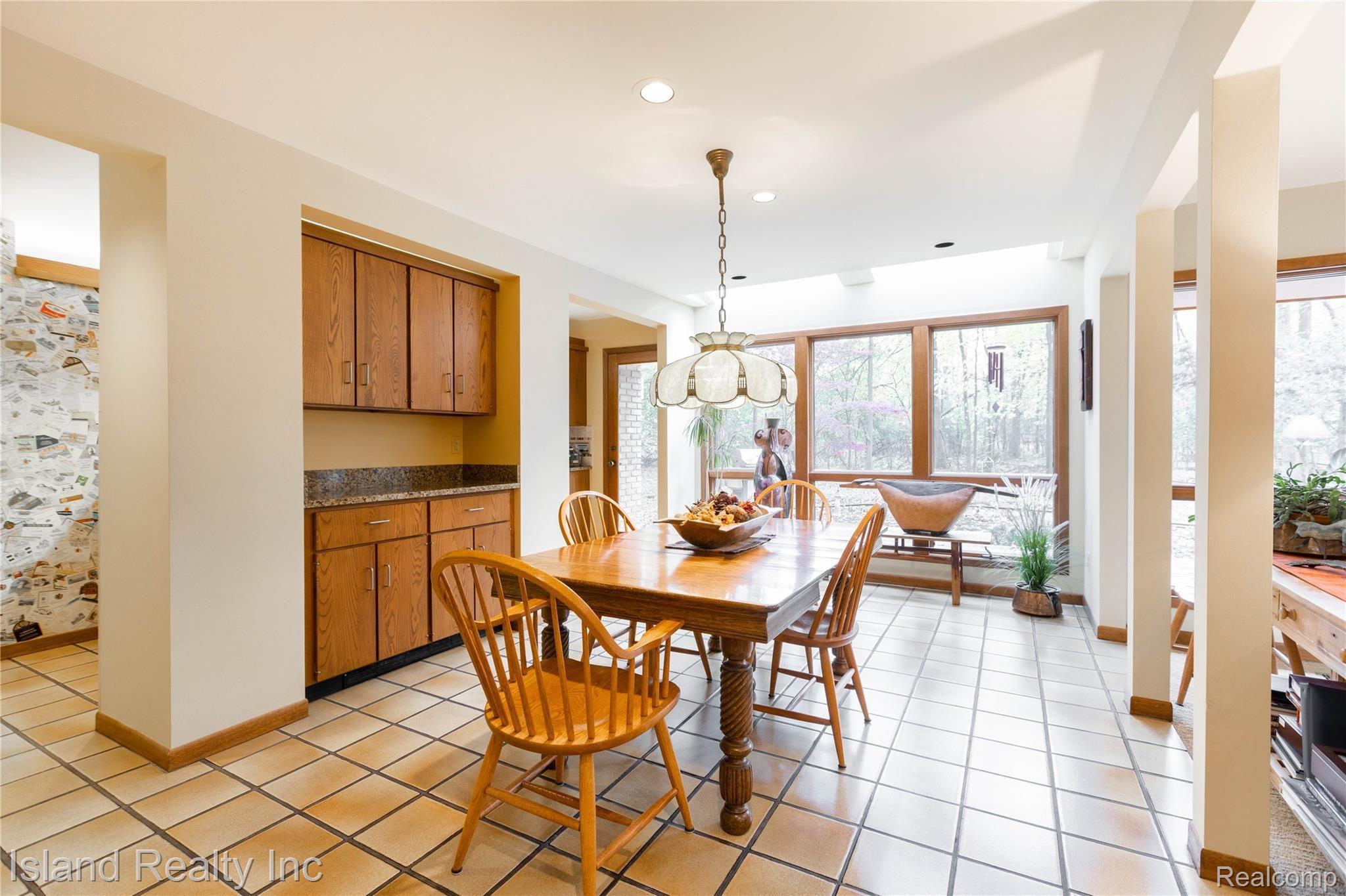 8747 Bridge Road Grosse Ile, MI 48138 - Photo 9 of 38 8747 Bridge Rd, Grosse Ile (13 of 45) - Copy.jpg