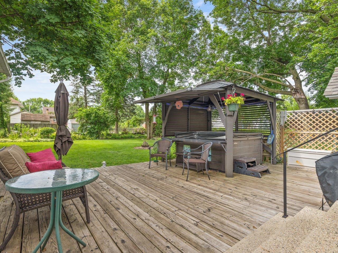 250 Edward Street Sycamore, IL 60178 - Photo 24 of 31 an outdoor space with furniture and garden