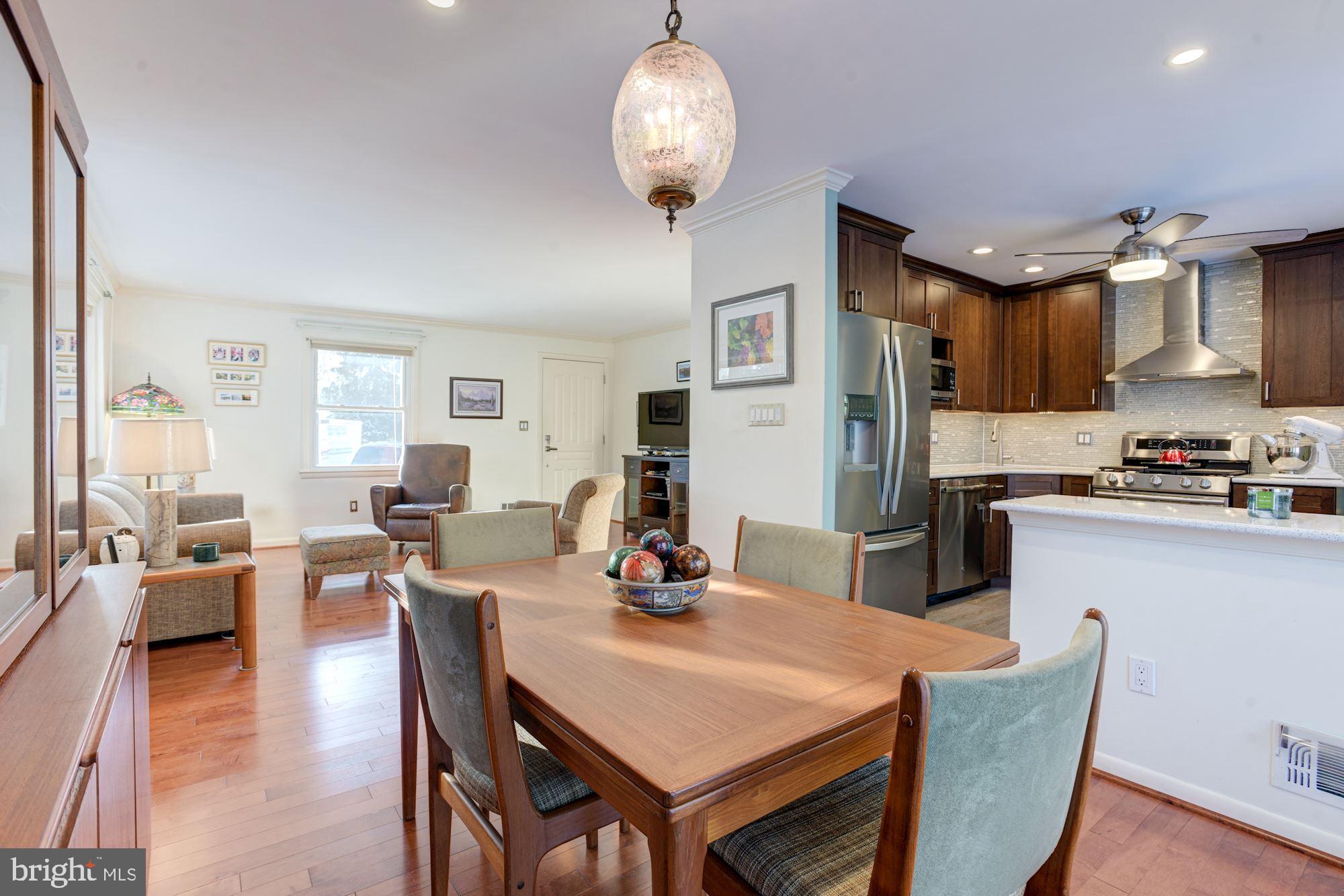 9136 Covered Bridge Road Baltimore, MD 21234 - Photo 8 of 36 Dining Room