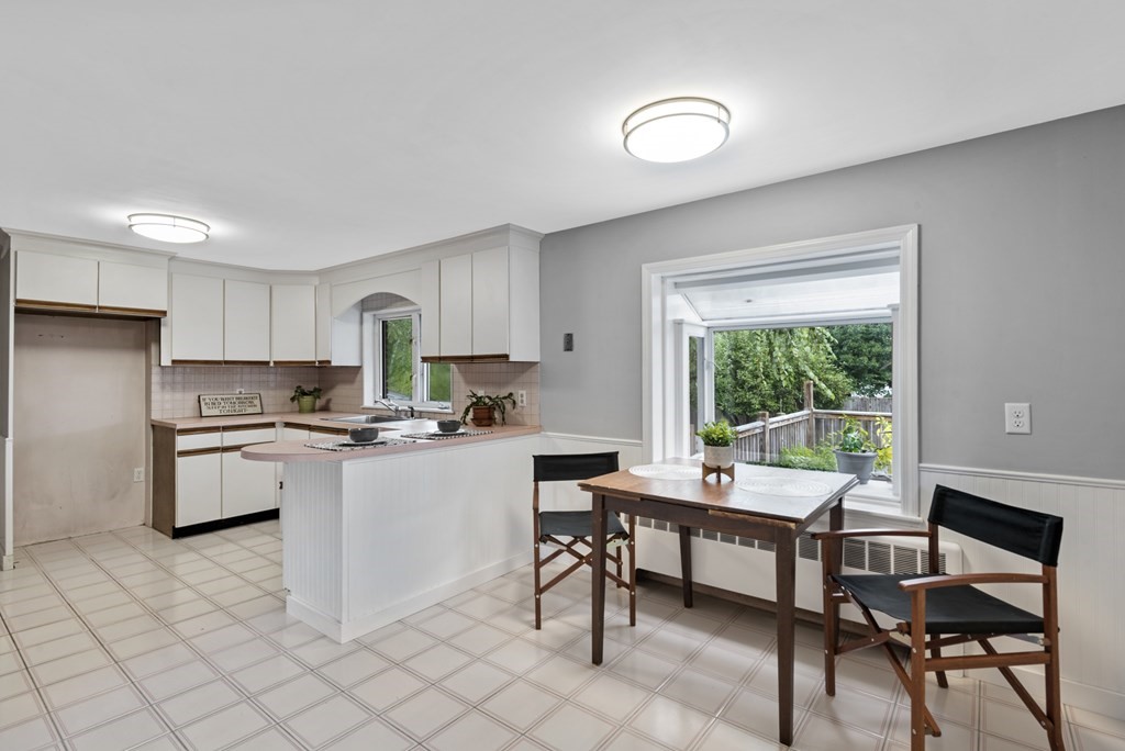 15 Arnold Road Stoneham, MA 02180 - Photo 11 of 23 Gallery Image 11