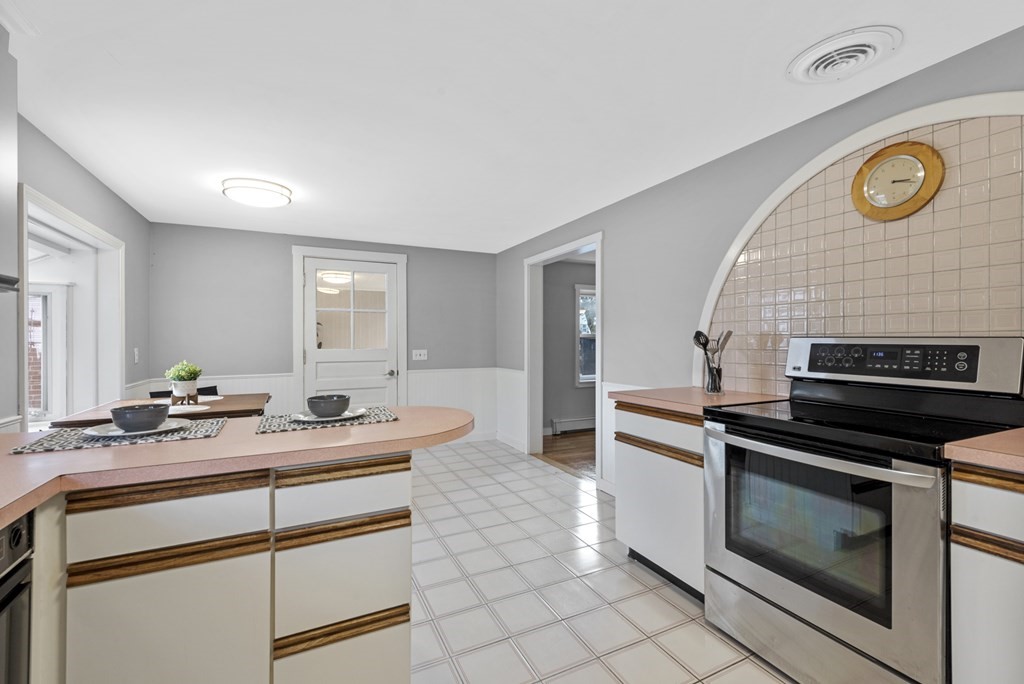 15 Arnold Road Stoneham, MA 02180 - Photo 13 of 23 Gallery Image 13