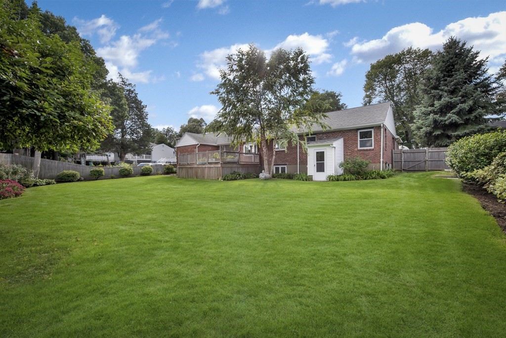 15 Arnold Road Stoneham, MA 02180 - Photo 6 of 23 Gallery Image 6