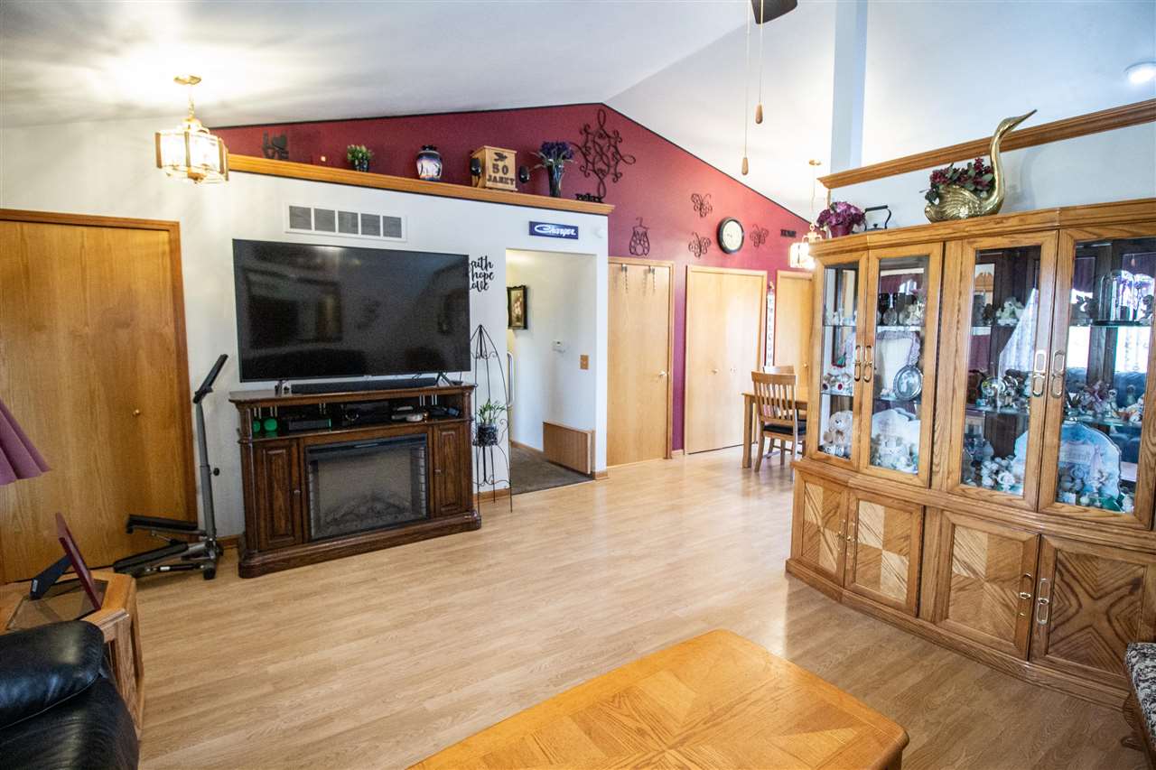3361 Reid Road Swartz Creek, MI 48473 - Photo 4 of 52 50082290-3.JPG