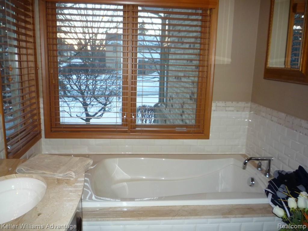 31136 Country Ridge Circle Farmington, MI 48331 - Photo 13 of 26 P1040159.jpg