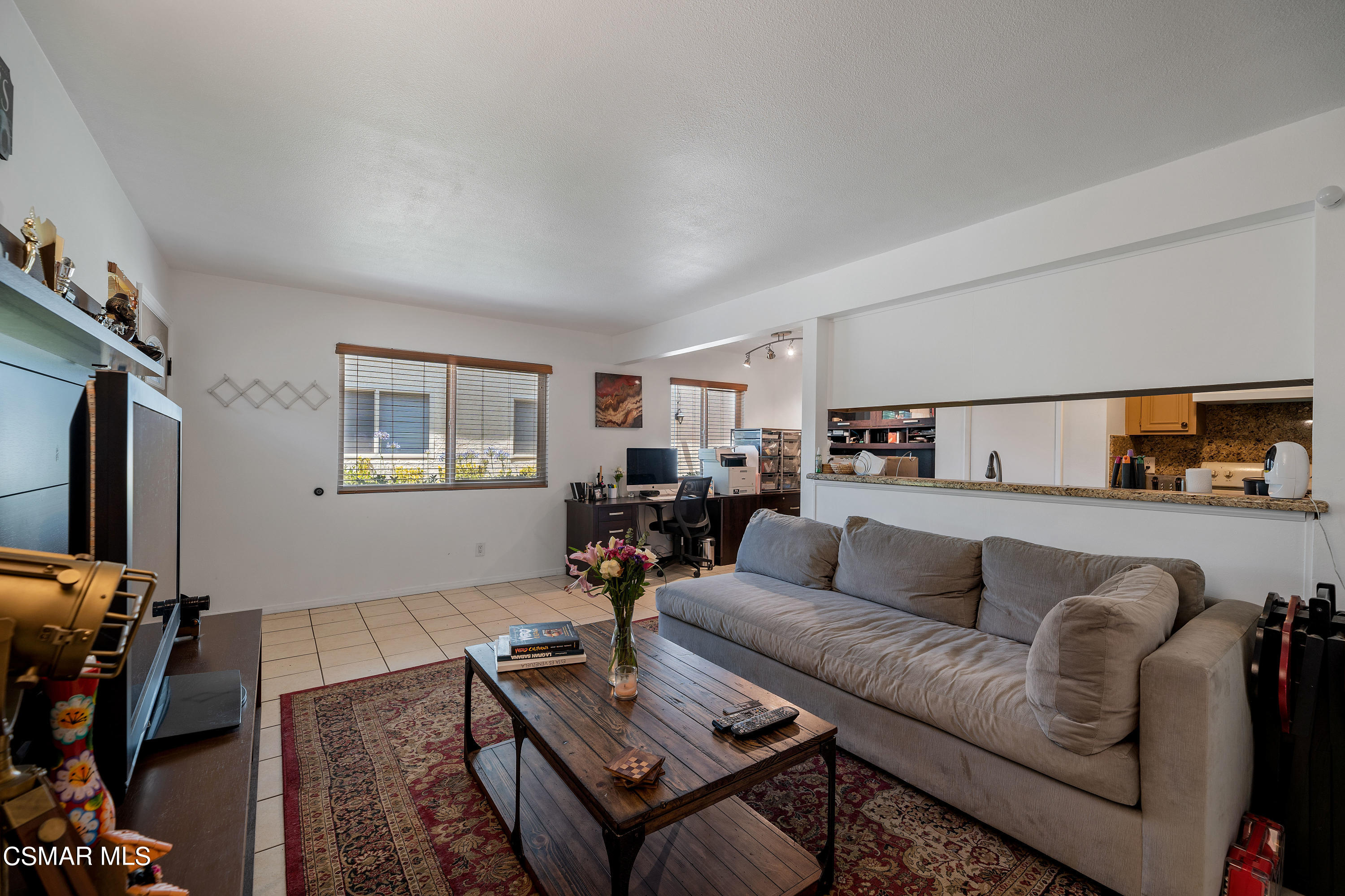 2070 Avenida Placida, Unit 2 Simi Valley, CA 93063 - Photo 6 of 14 2070 Avenida Placida MLS-4