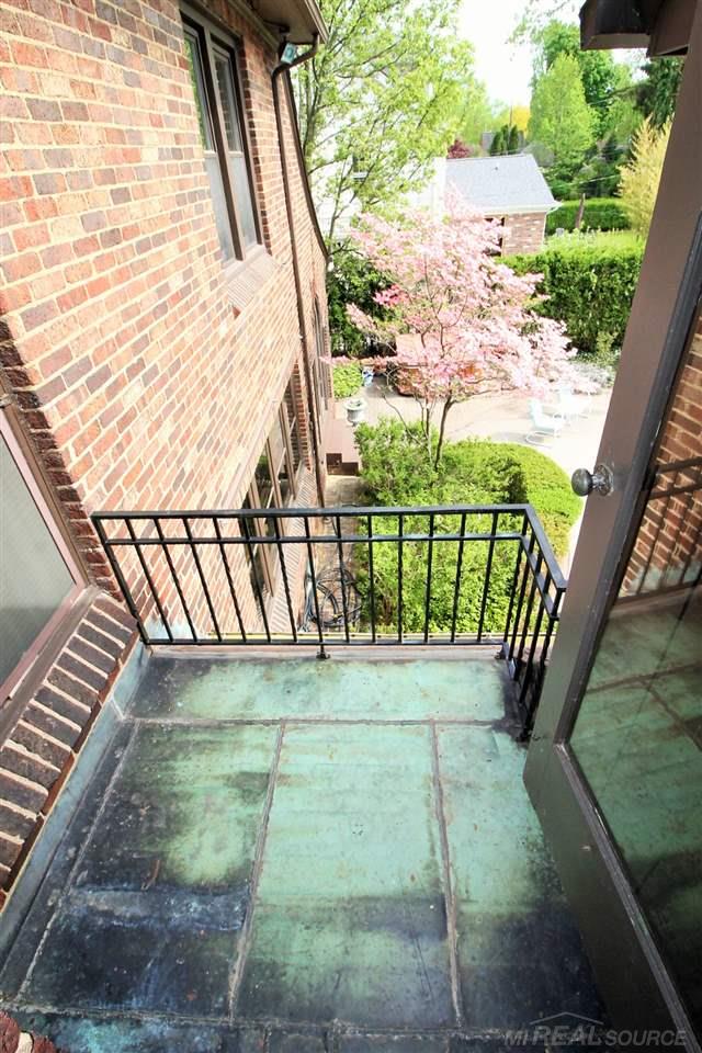 865 Trombley Road Grosse Pointe, MI 48230 - Photo 58 of 99 31348226-57.JPG