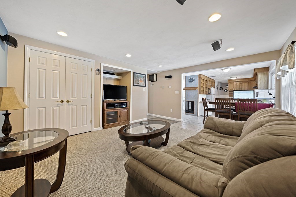 54 Roseen Road Holbrook, MA 02343 - Photo 7 of 21