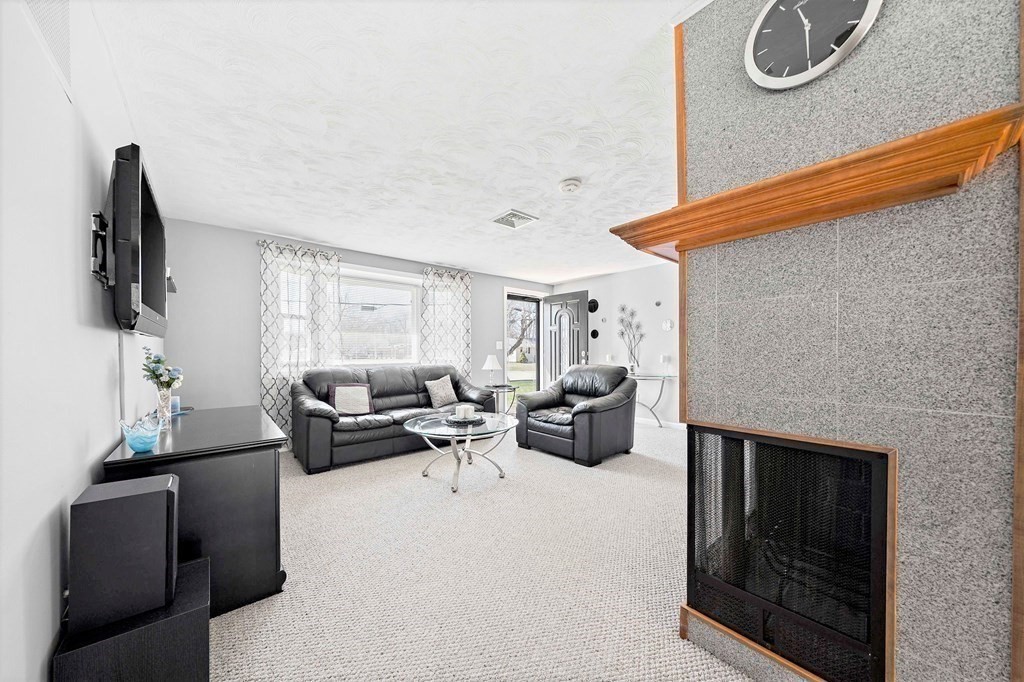54 Roseen Road Holbrook, MA 02343 - Photo 8 of 21