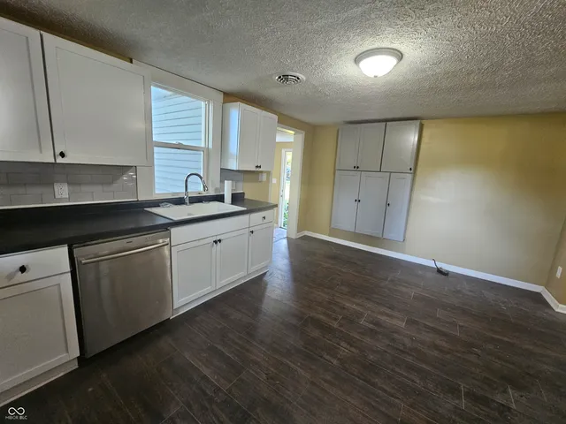 $130,000 | 1001 West 3rd Street, Alexandria, IN 46001