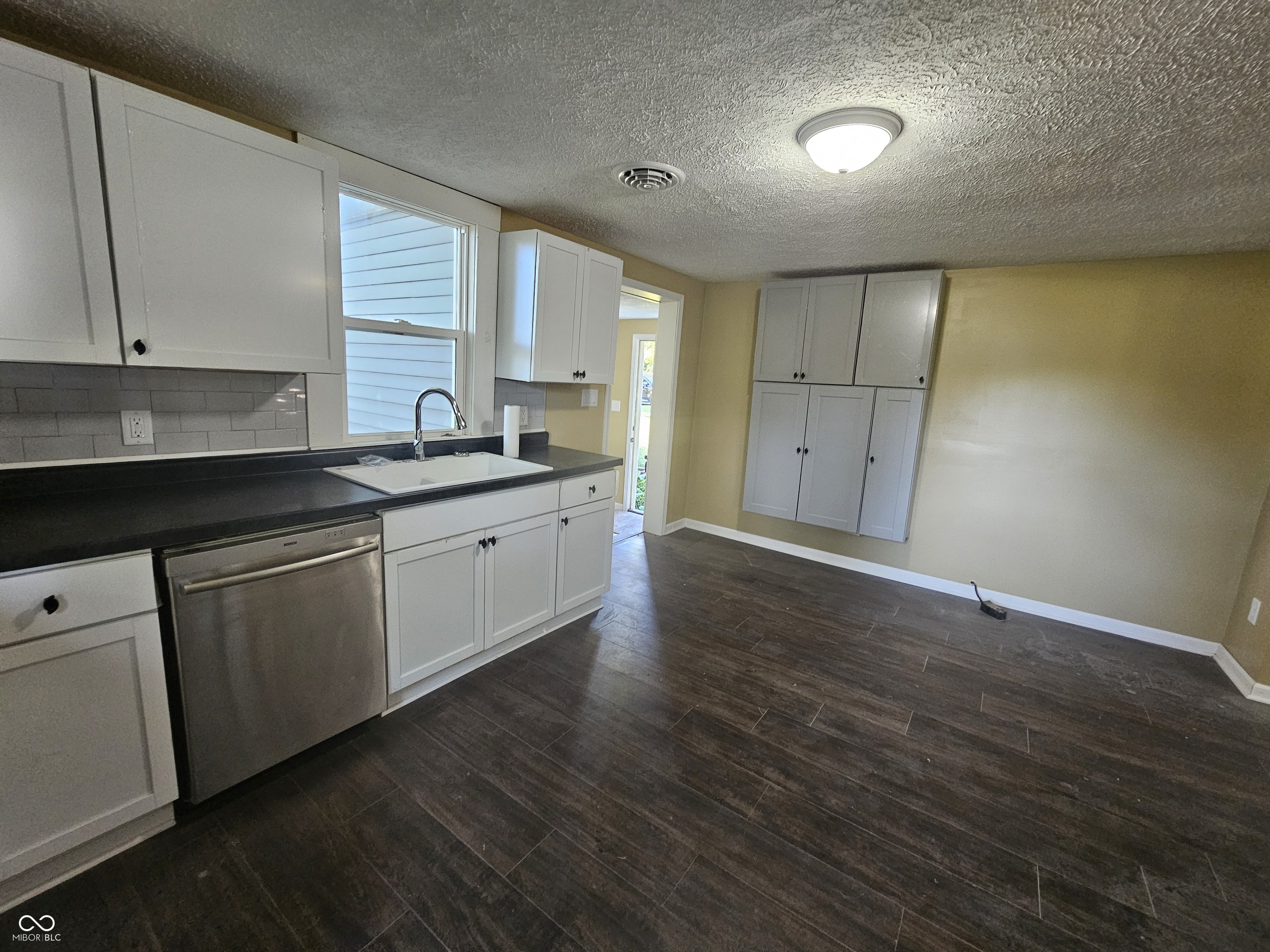 1001 West 3rd Street Alexandria, IN 46001 - Photo 8 of 17