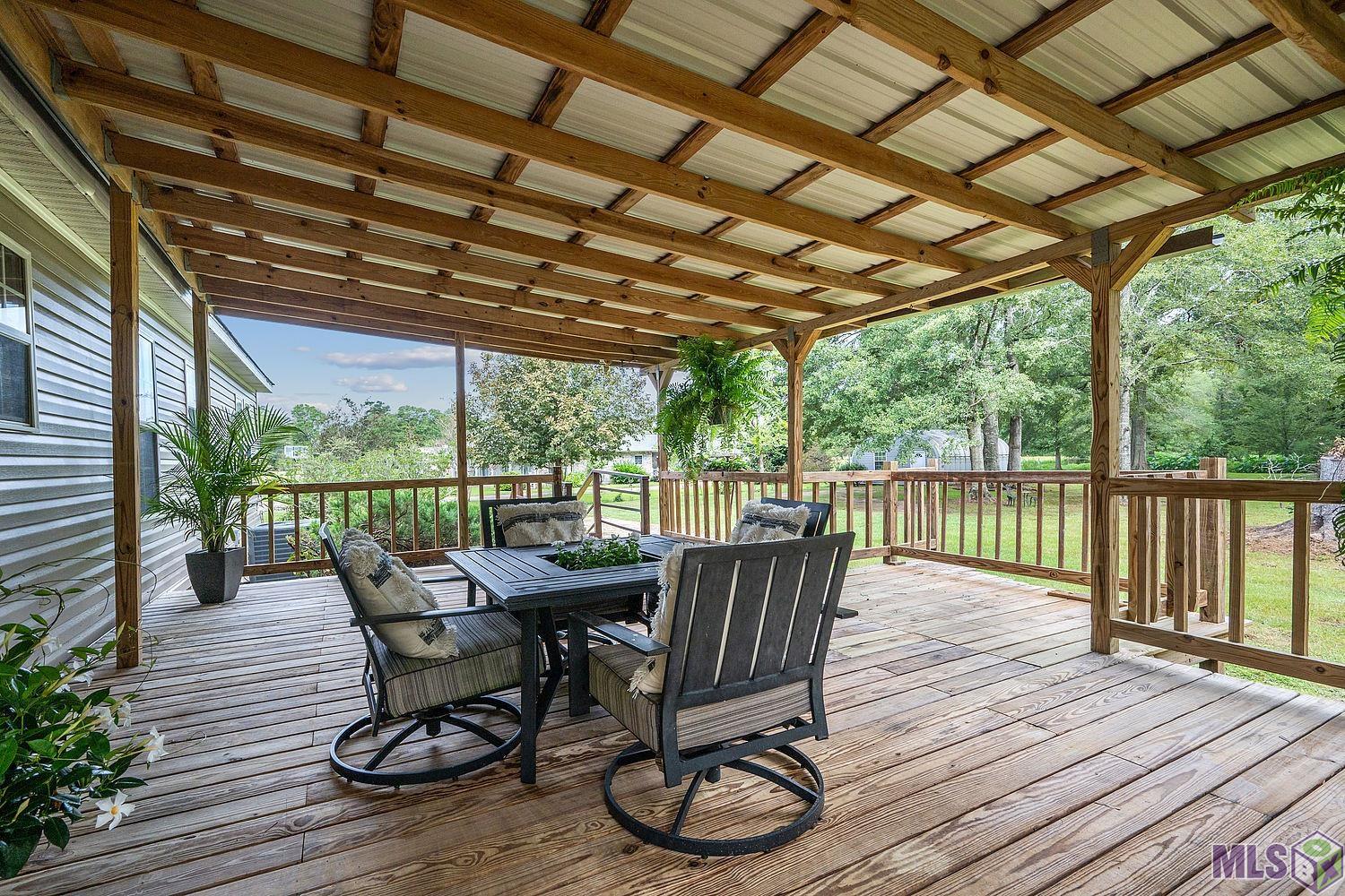 37418 Weiss Road Denham Springs, LA 70706 - Photo 3 of 19