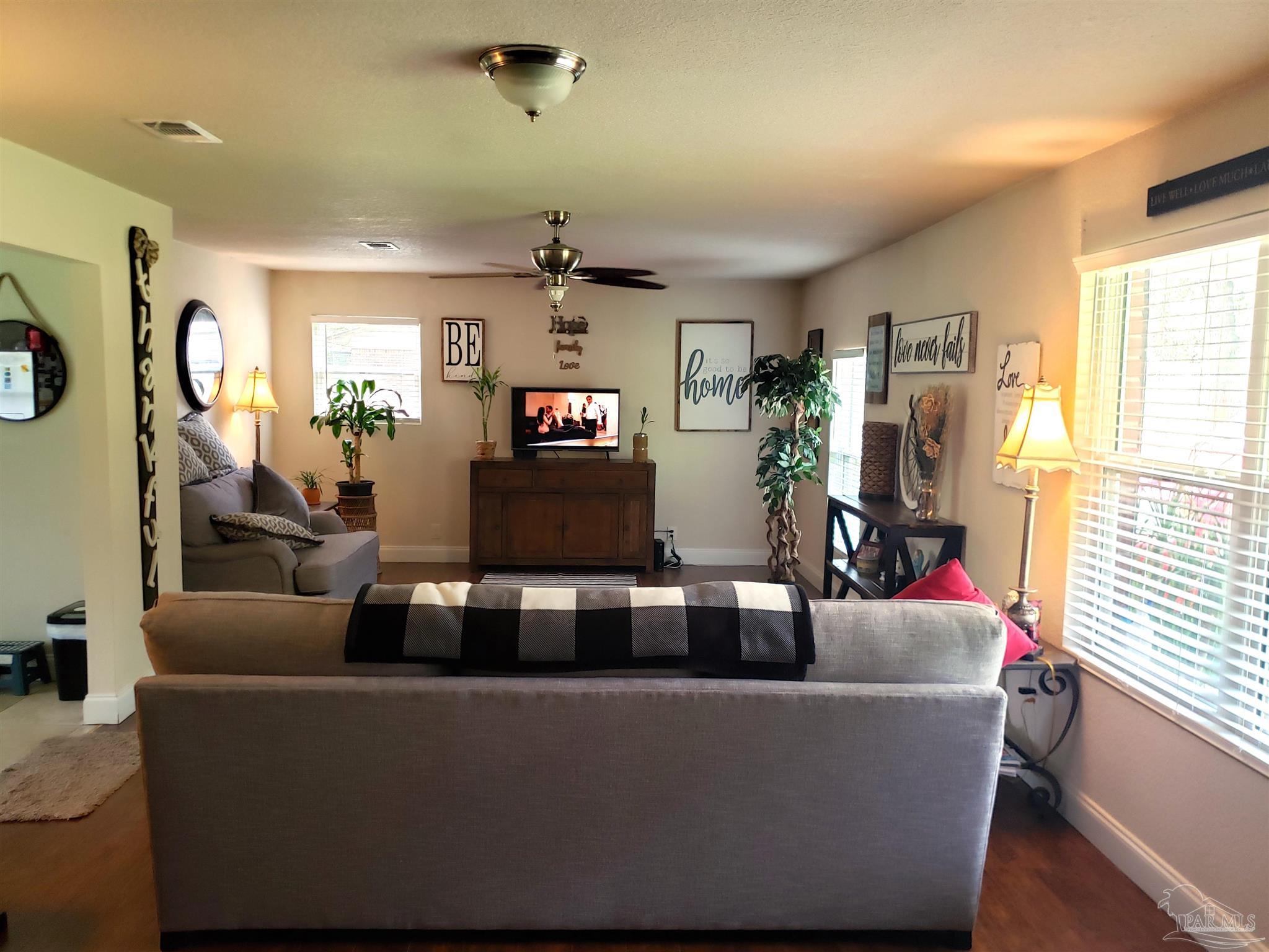 1020 Conference Road Cantonment, FL 32533 - Photo 5 of 25 Gallery Image 5