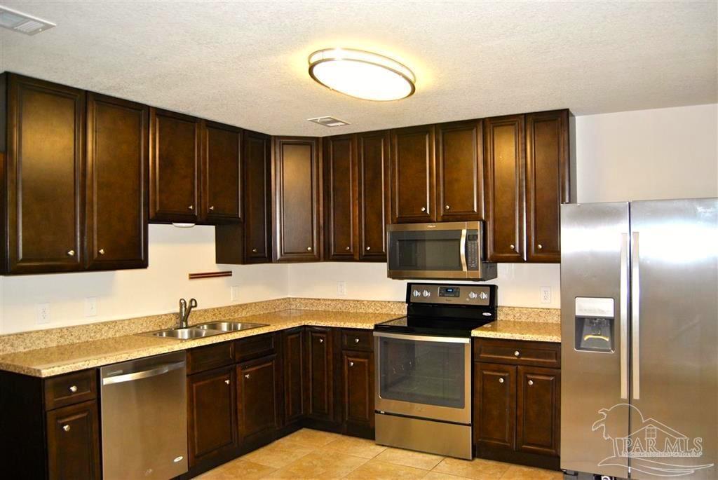 1020 Conference Road Cantonment, FL 32533 - Photo 7 of 25 Gallery Image 7