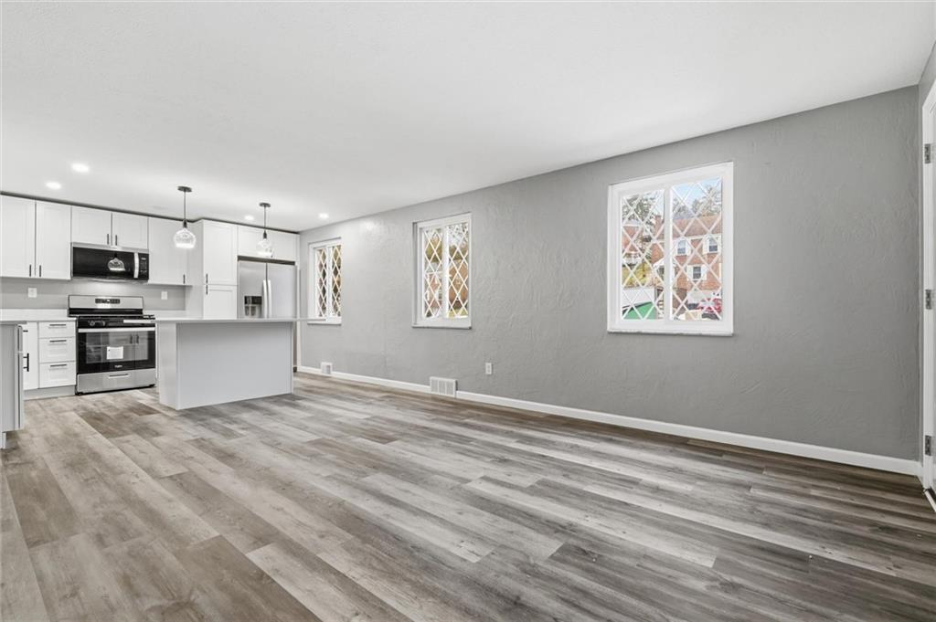 327 East Bruceton Road Pittsburgh, PA 15236 - Photo 5 of 49 Gallery Image 5