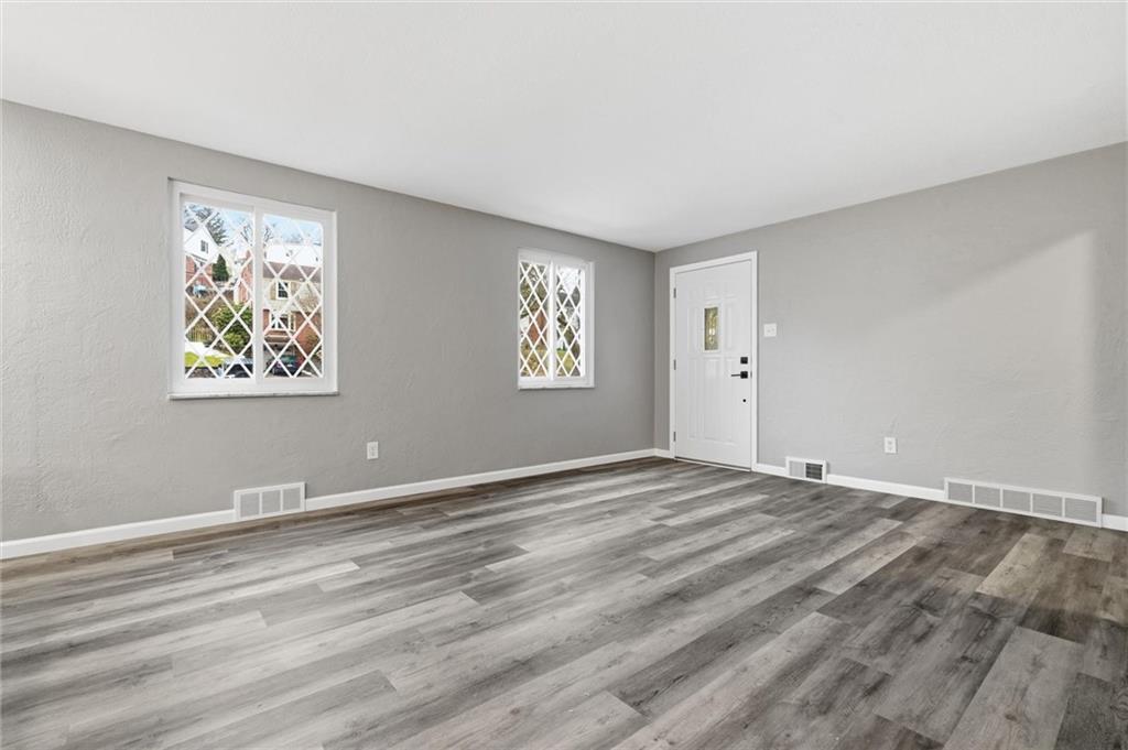 327 East Bruceton Road Pittsburgh, PA 15236 - Photo 6 of 49 Gallery Image 6