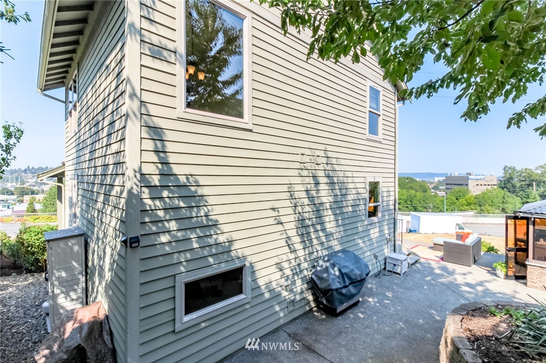 1203 South 3rd Street Renton, WA 98057 - Photo 35 of 40 a view of roof deck with couches and potted plants