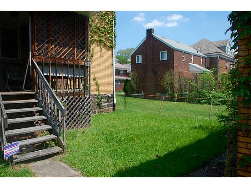 233 Greydon Avenue McKees Rocks, PA 15136 - Photo 7 of 14 Exterior Back.