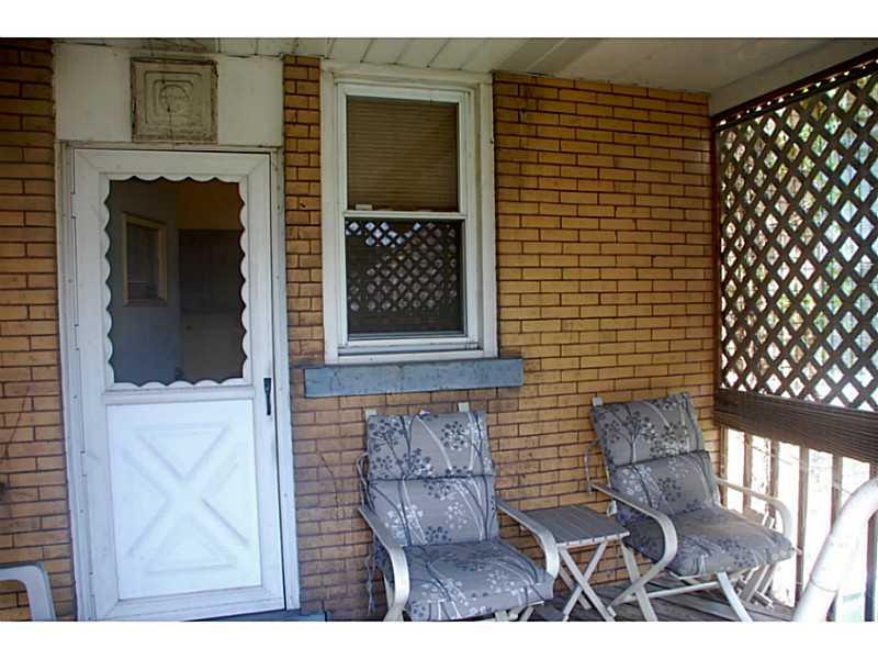 233 Greydon Avenue McKees Rocks, PA 15136 - Photo 9 of 14 Patio/Deck.