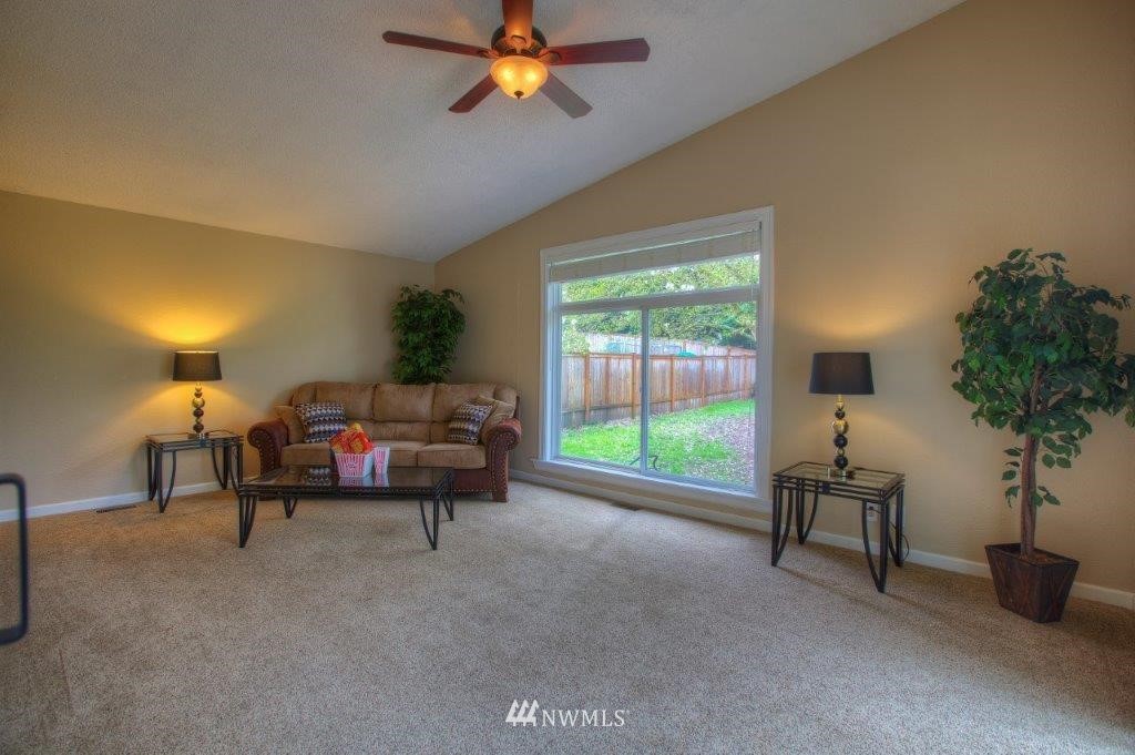 4813 Northeast 7th Place Renton, WA 98059 - Photo 13 of 20