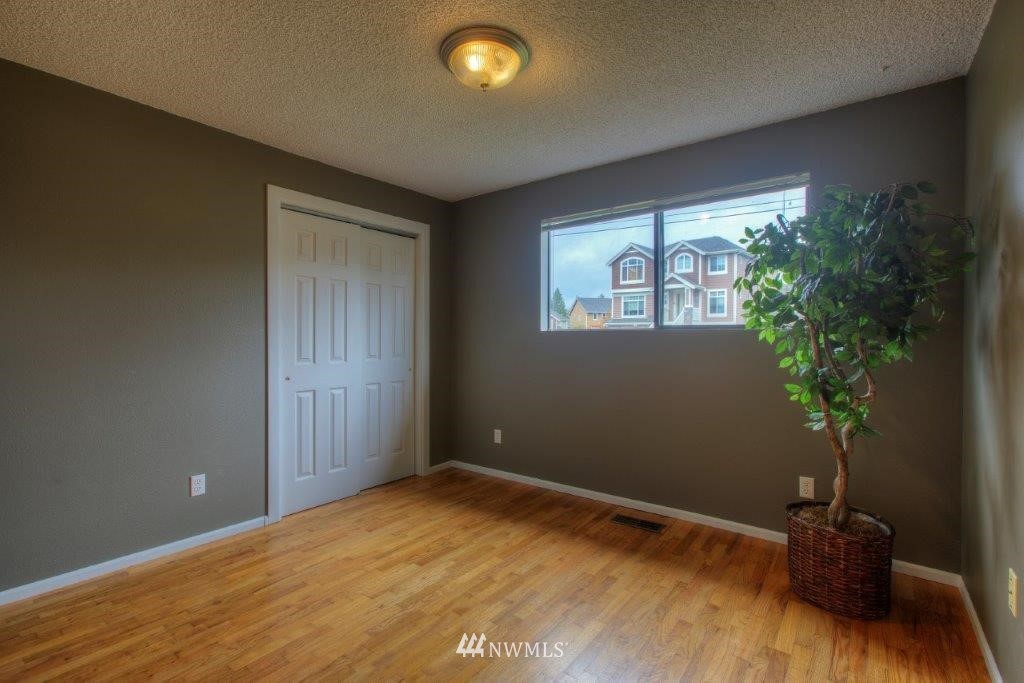 4813 Northeast 7th Place Renton, WA 98059 - Photo 16 of 20