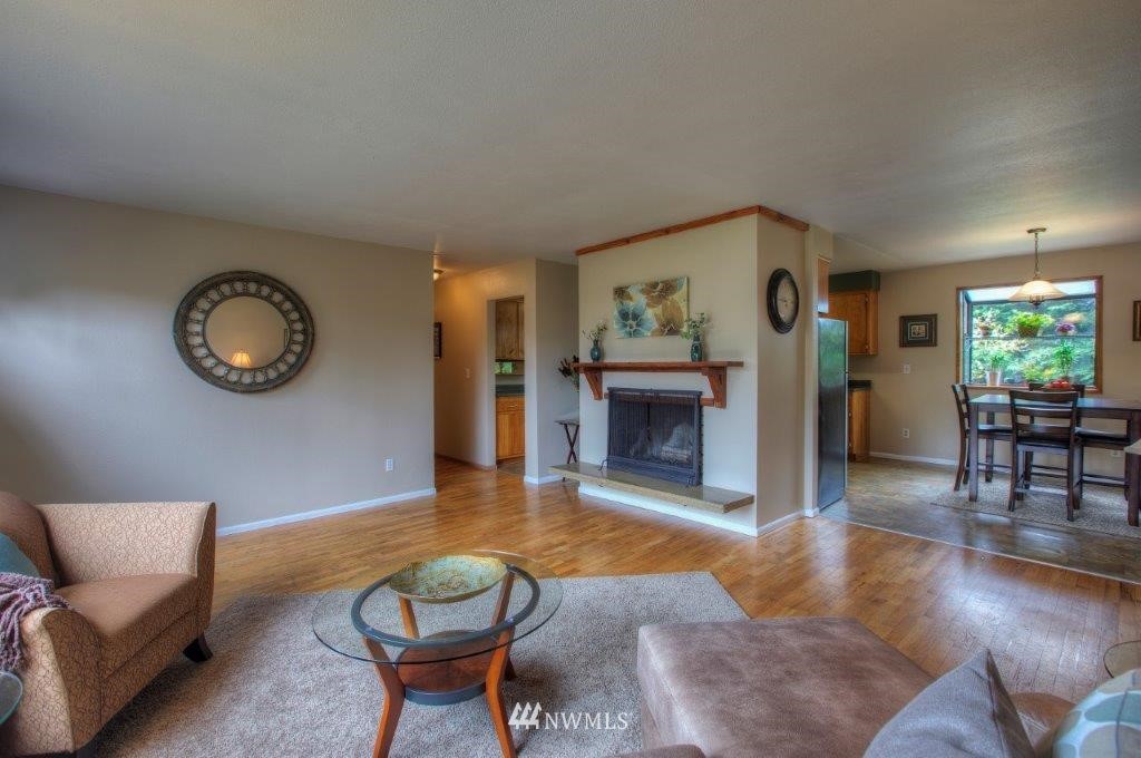 4813 Northeast 7th Place Renton, WA 98059 - Photo 6 of 20