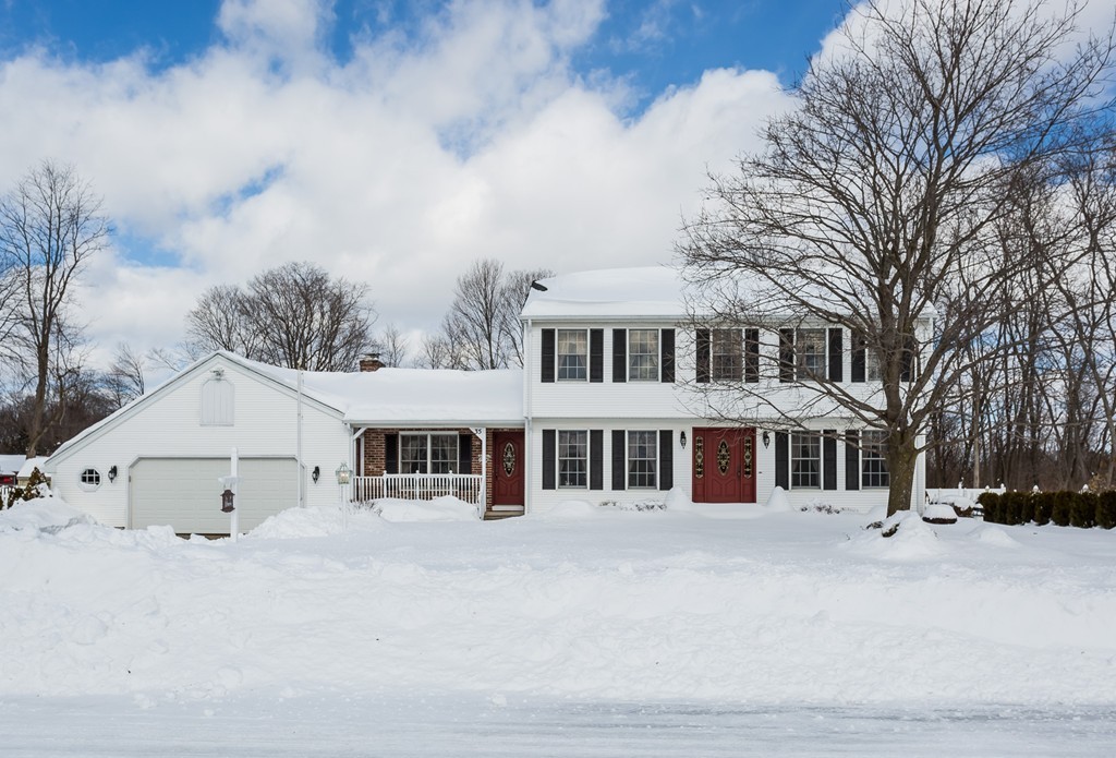 35 Rising Street Agawam, MA 01030 - Photo 3 of 29 Gallery Image 3