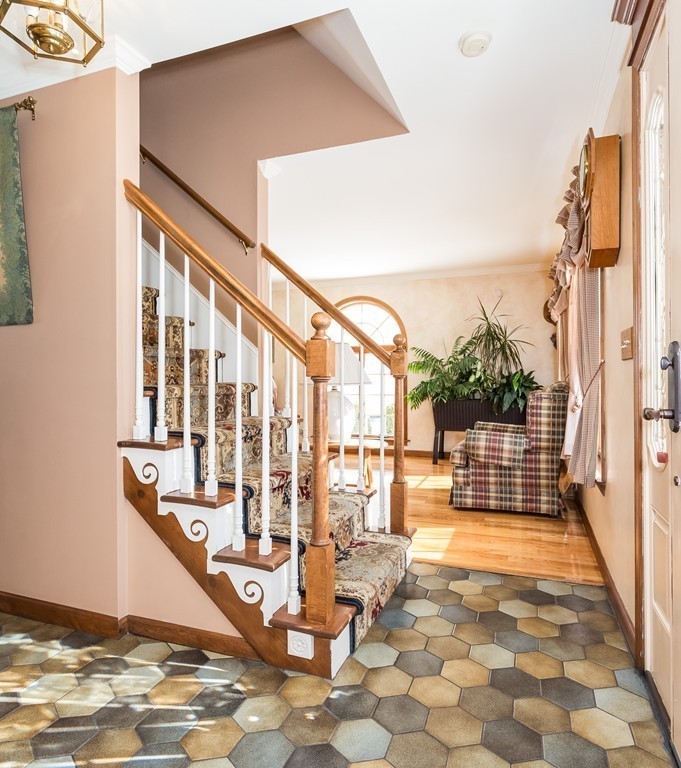 35 Rising Street Agawam, MA 01030 - Photo 4 of 29 Gallery Image 4