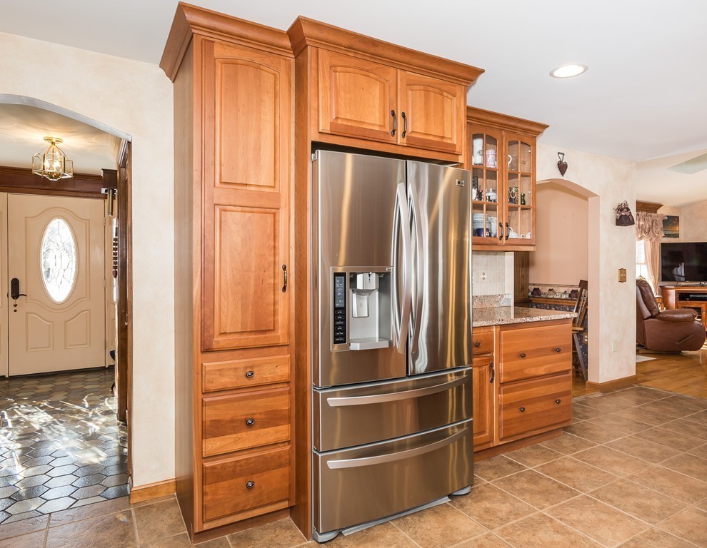 35 Rising Street Agawam, MA 01030 - Photo 7 of 29 Gallery Image 7