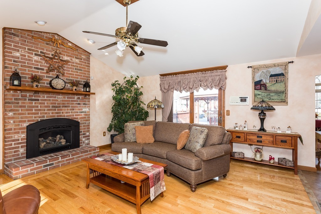 35 Rising Street Agawam, MA 01030 - Photo 9 of 29 Gallery Image 9