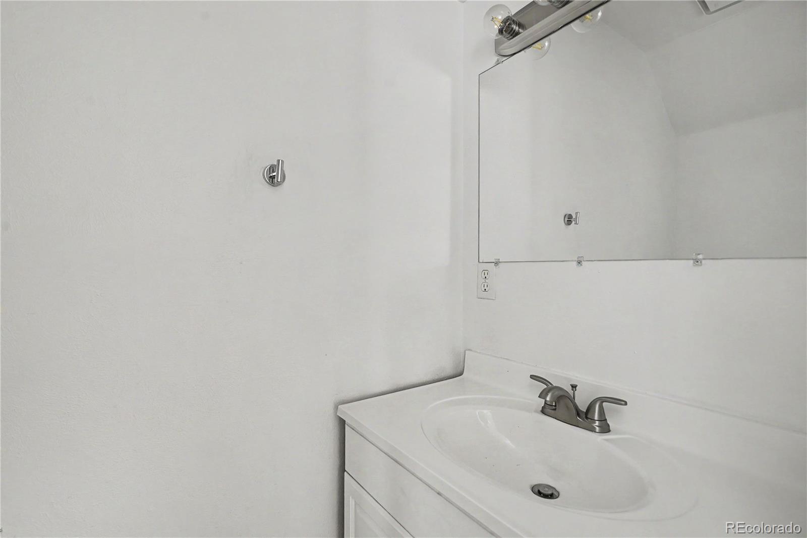 4922 South Rifle Court Aurora, CO 80015 - Photo 13 of 22
