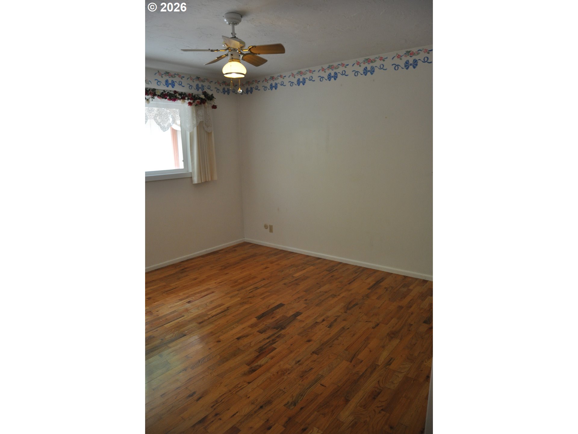 23776 Warthen Road Elmira, OR 97437 - Photo 14 of 34 Bedroom, Primary