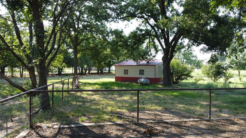 2815 Farm To Market Road 3092 Gainesville, TX 76240 - Photo 27 of 28 a view of backyard with green space