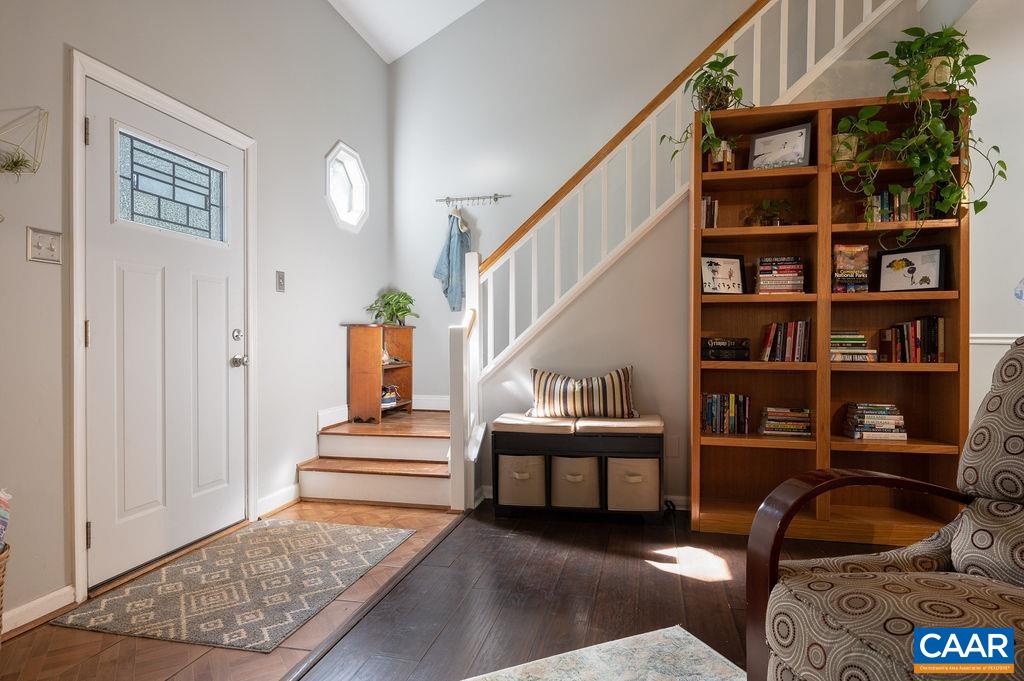 947 Rives Street Charlottesville, VA 22902 - Photo 4 of 20 Gallery Image 4