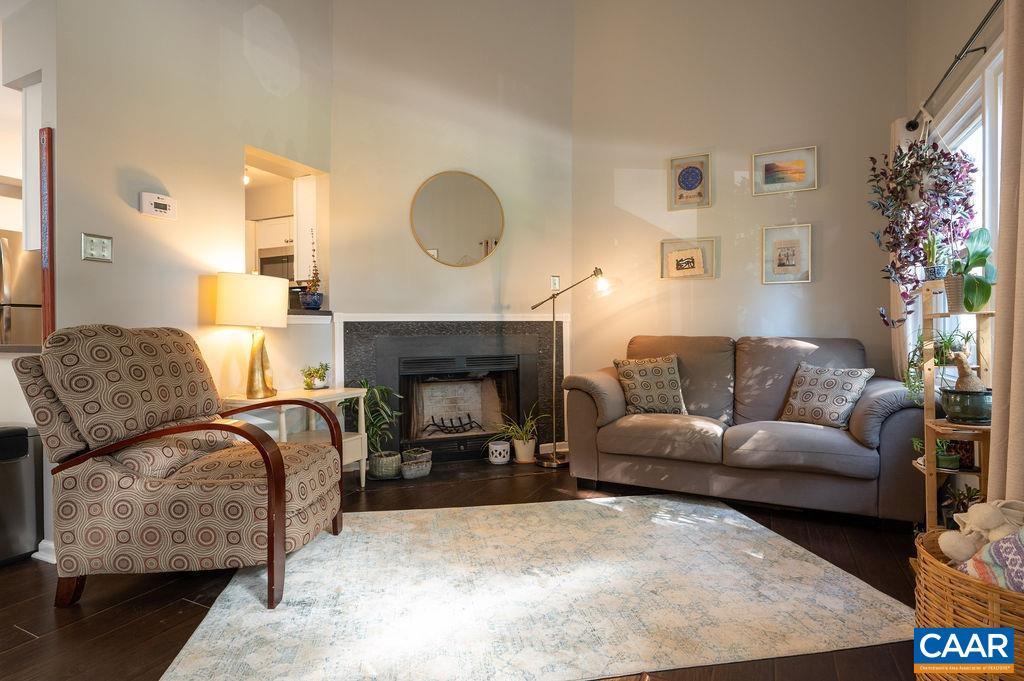 947 Rives Street Charlottesville, VA 22902 - Photo 5 of 20 Gallery Image 5