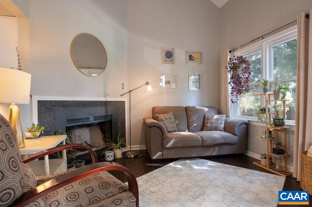 947 Rives Street Charlottesville, VA 22902 - Photo 6 of 20 Gallery Image 6