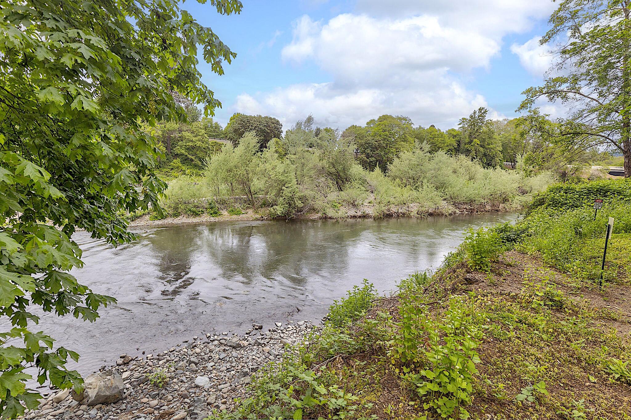 8720 Rogue River Highway Grants Pass, OR 97527 - Photo 37 of 51 27-web-or-mls-8720-rogue-river-hwy